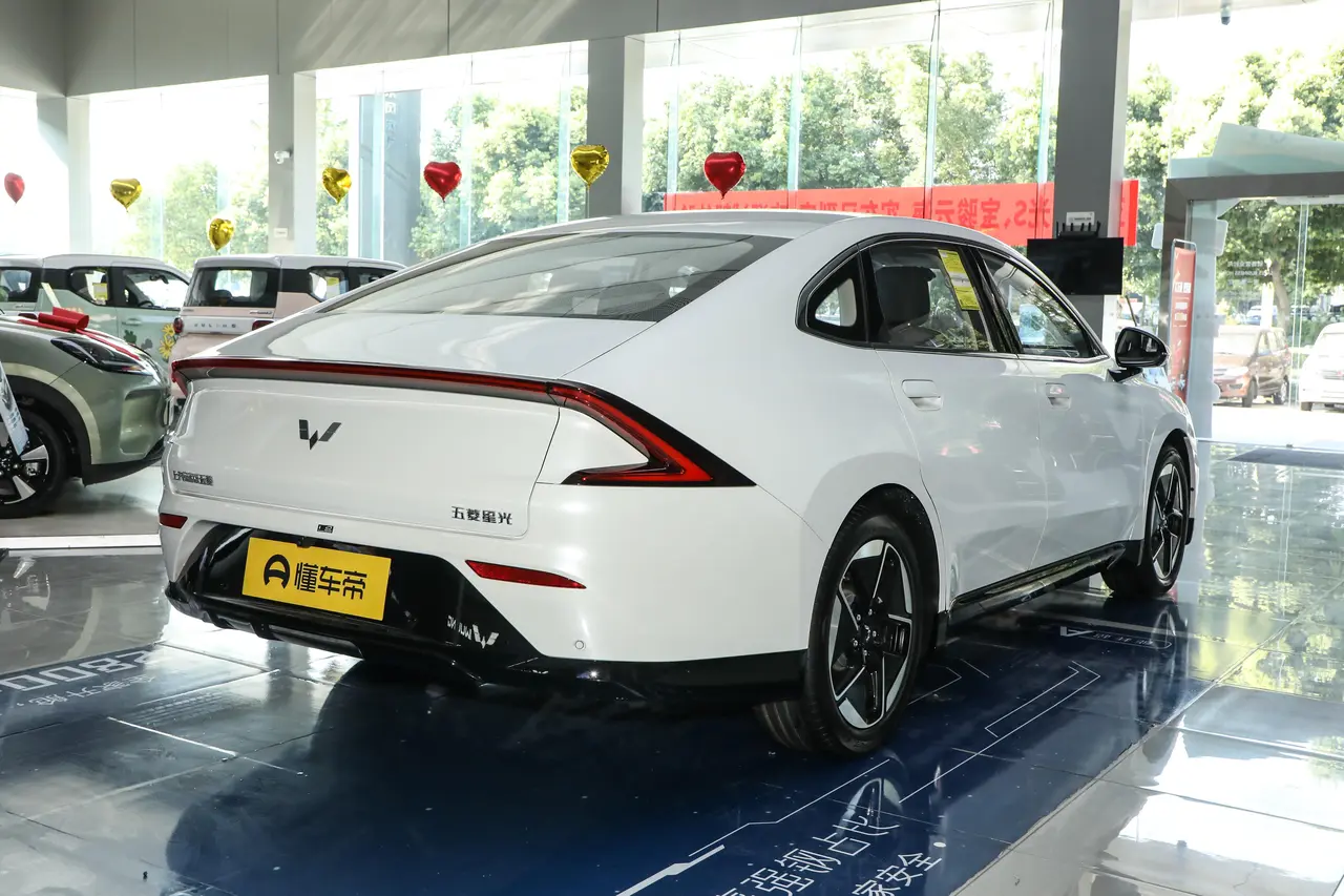 Wuling Starlight EV 2024