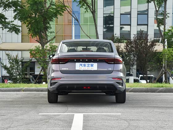 Geely Emgrand 2025
