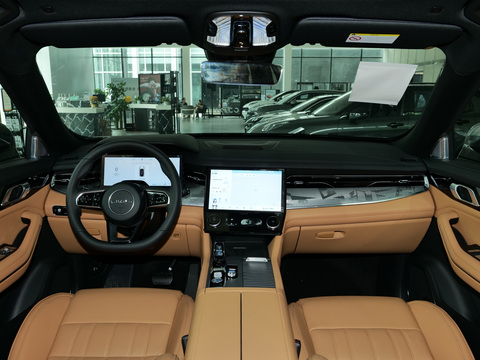 Lynk &amp; Co 09 2024