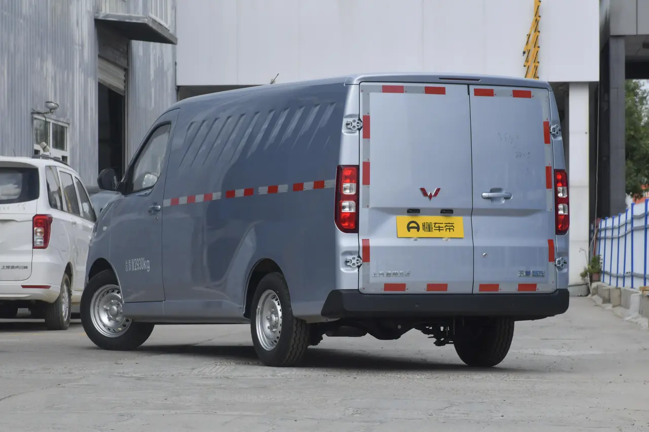 Wuling Yangguang 2024