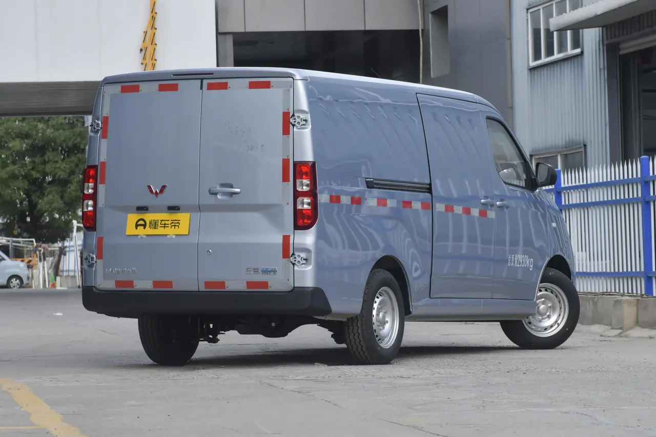 Wuling Yangguang 2024