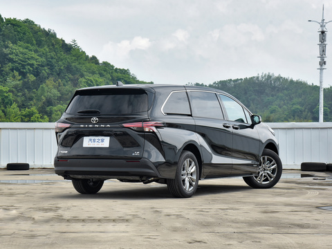 Toyota Sienna 2024