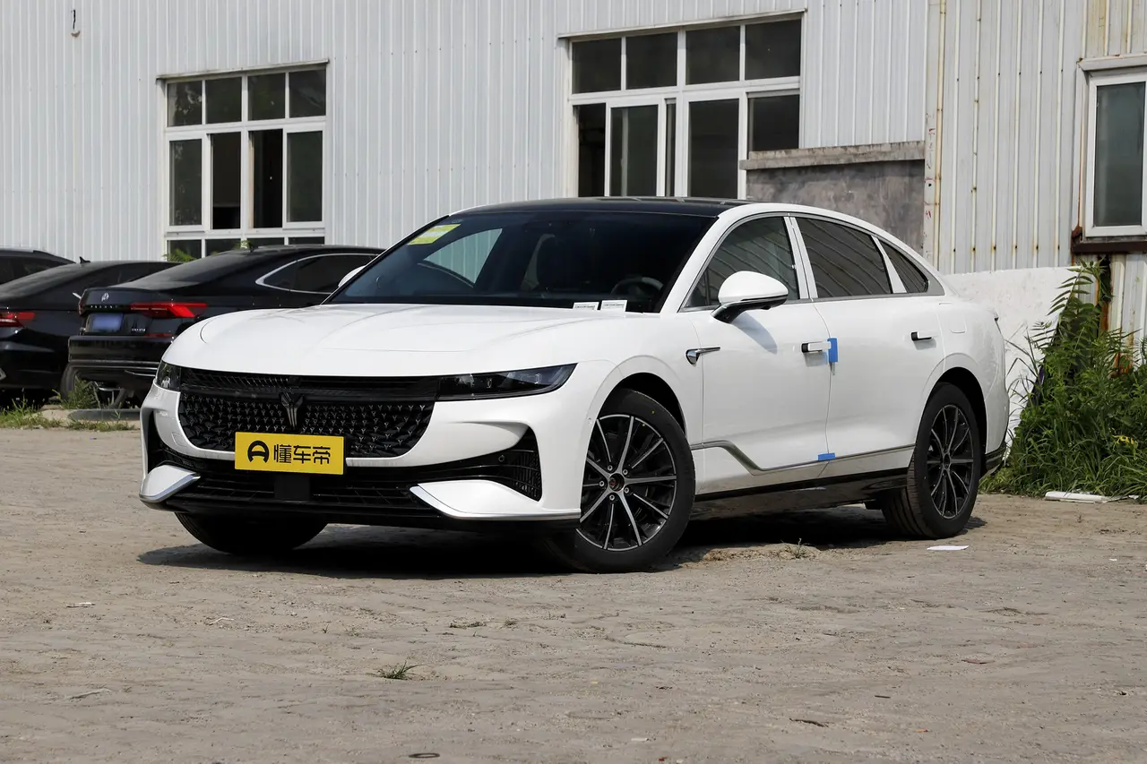 Voyah Chasing Light PHEV 2024