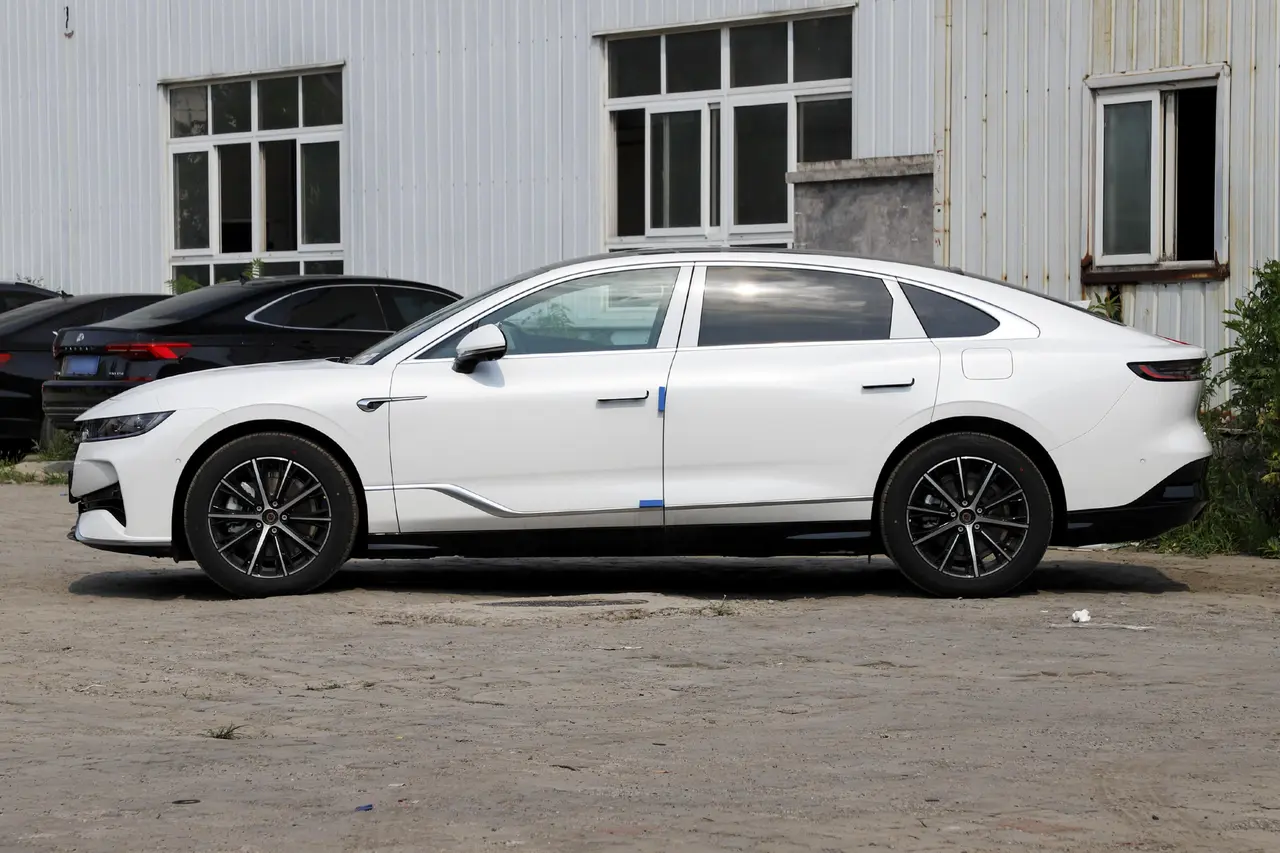 Voyah Chasing Light PHEV 2024