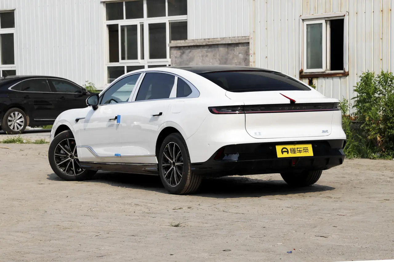 Voyah Chasing Light PHEV 2024