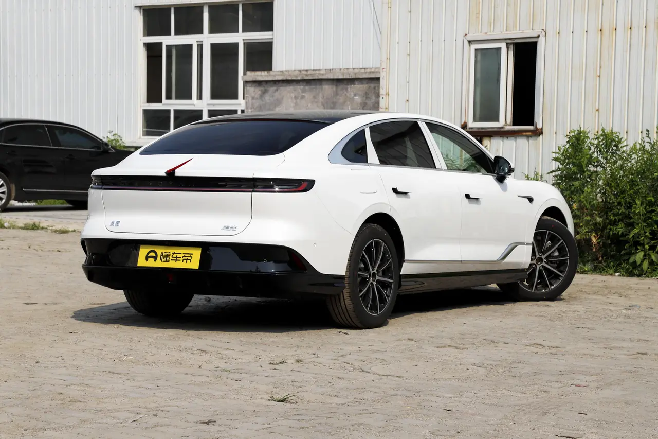 Voyah Chasing Light PHEV 2024