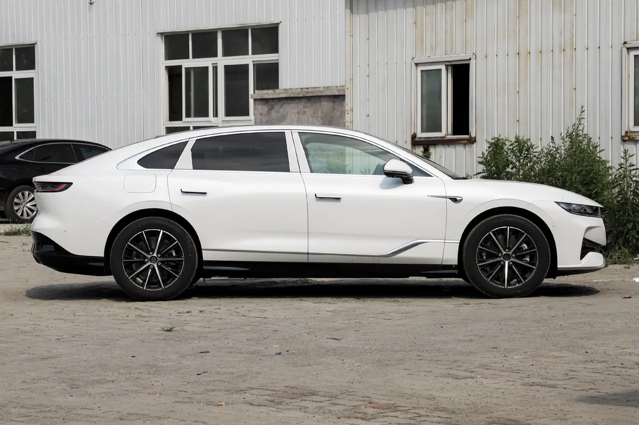 Voyah Chasing Light PHEV 2024