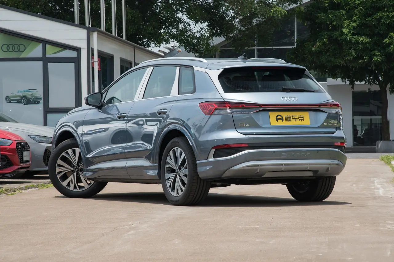 Audi Q4 e-tron 2024