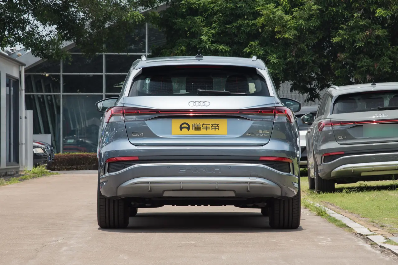 Audi Q4 e-tron 2024