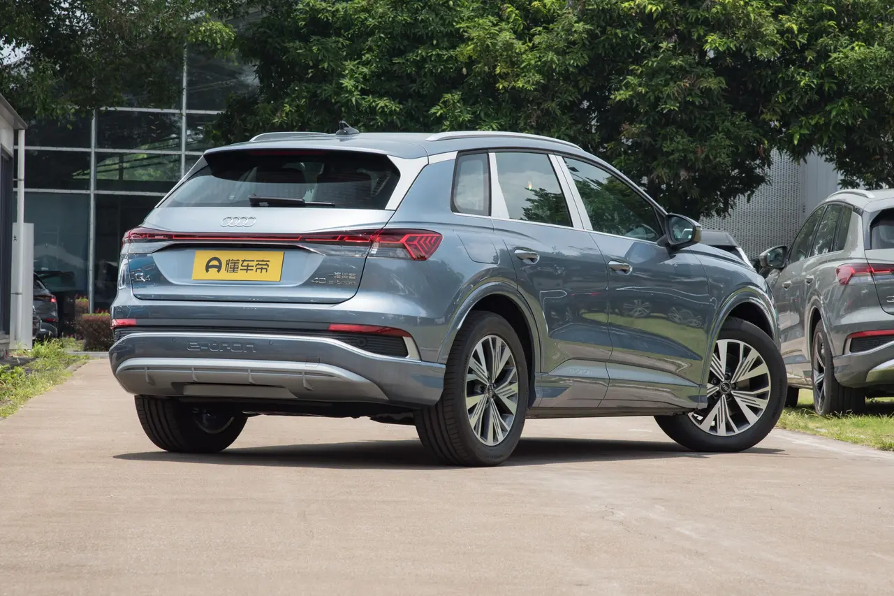 Audi Q4 e-tron 2024