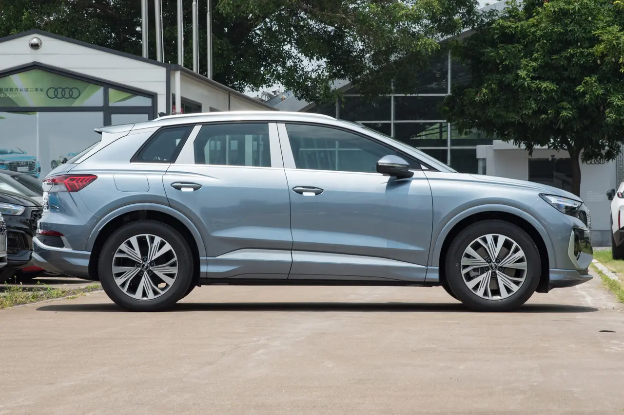 Audi Q4 e-tron 2024