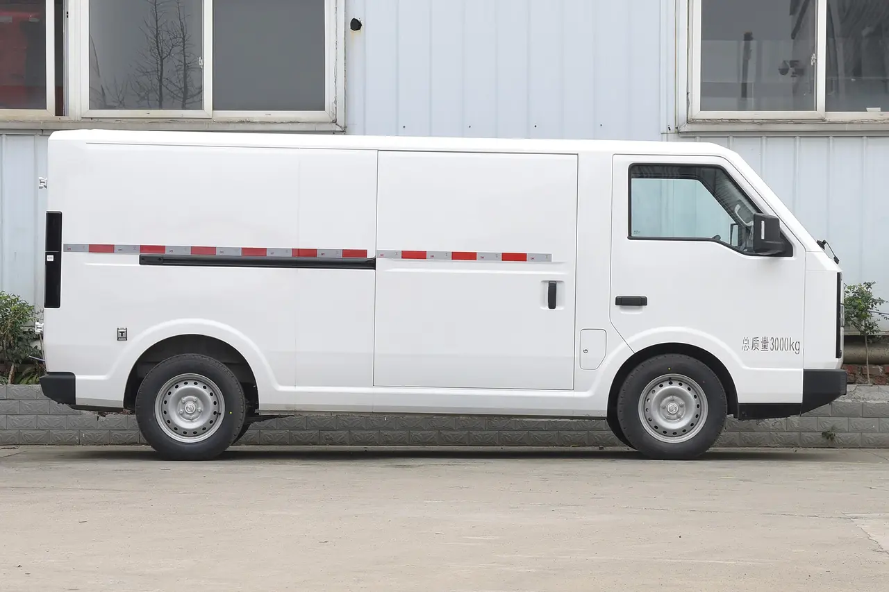 SRM Xinyuan E3 2024