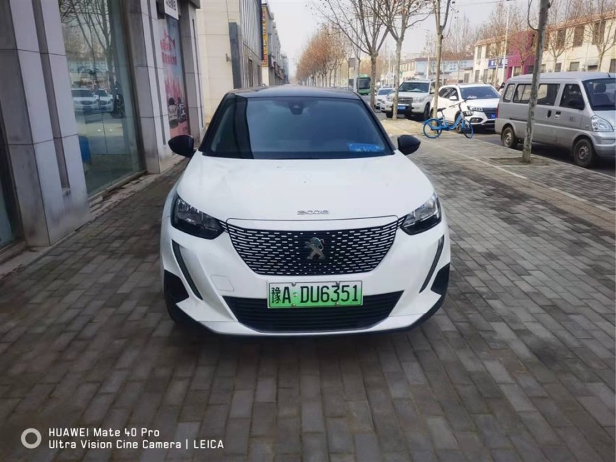 Peugeot e2008 2021