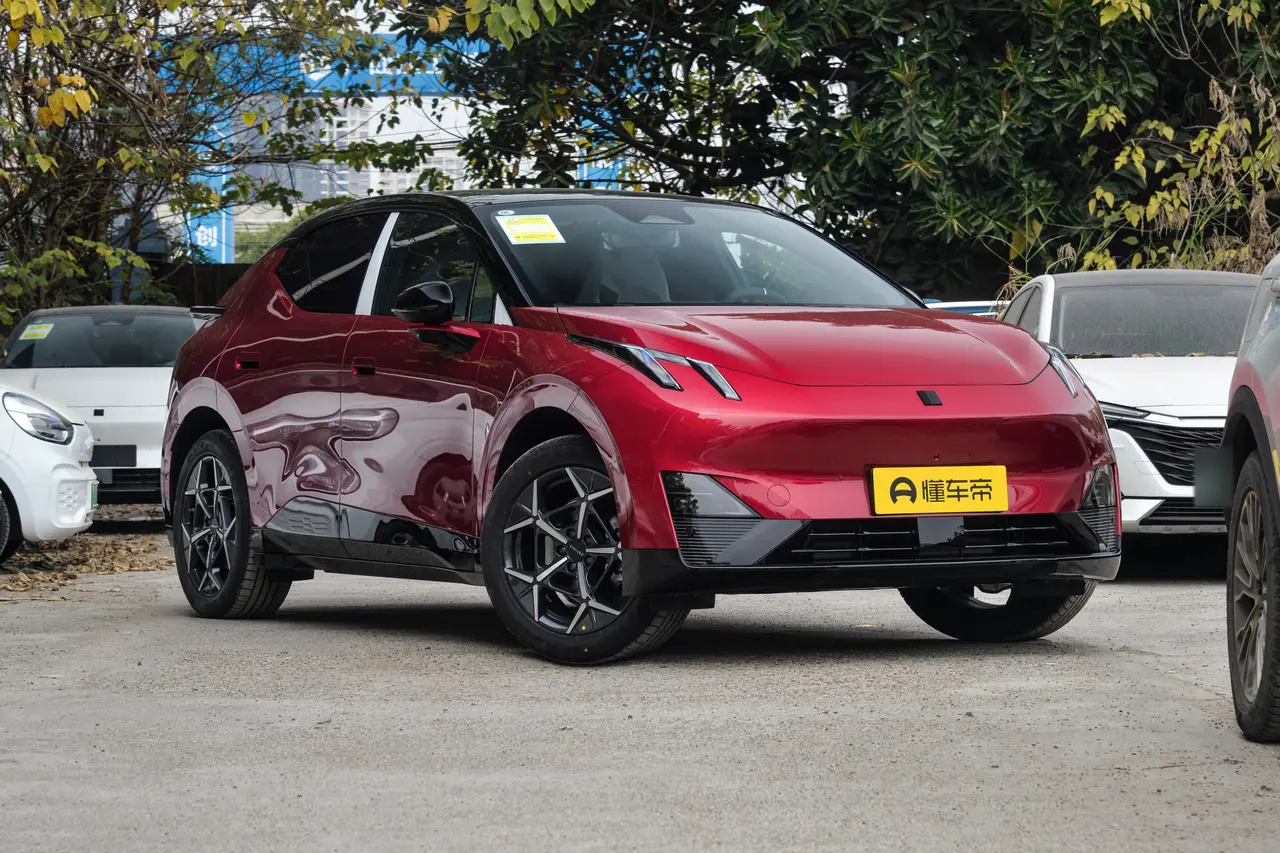 Lynk &amp; Co Z20 2025