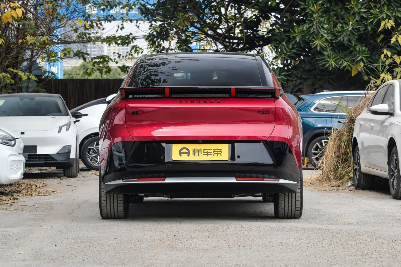 Lynk &amp; Co Z20 2025