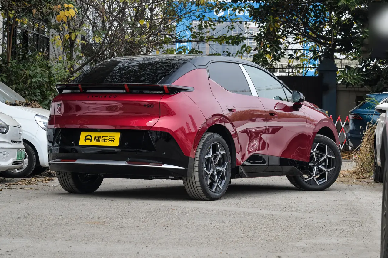 Lynk &amp; Co Z20 2025