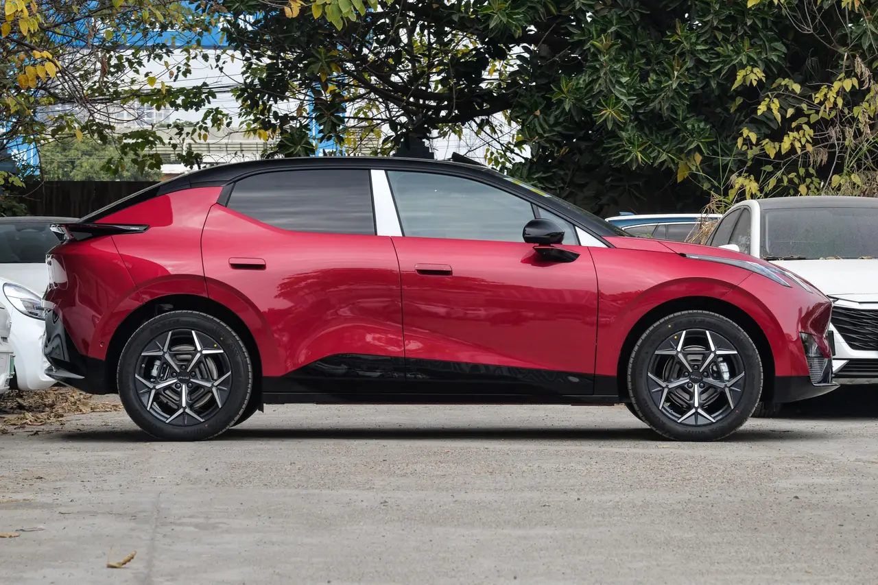 Lynk &amp; Co Z20 2025