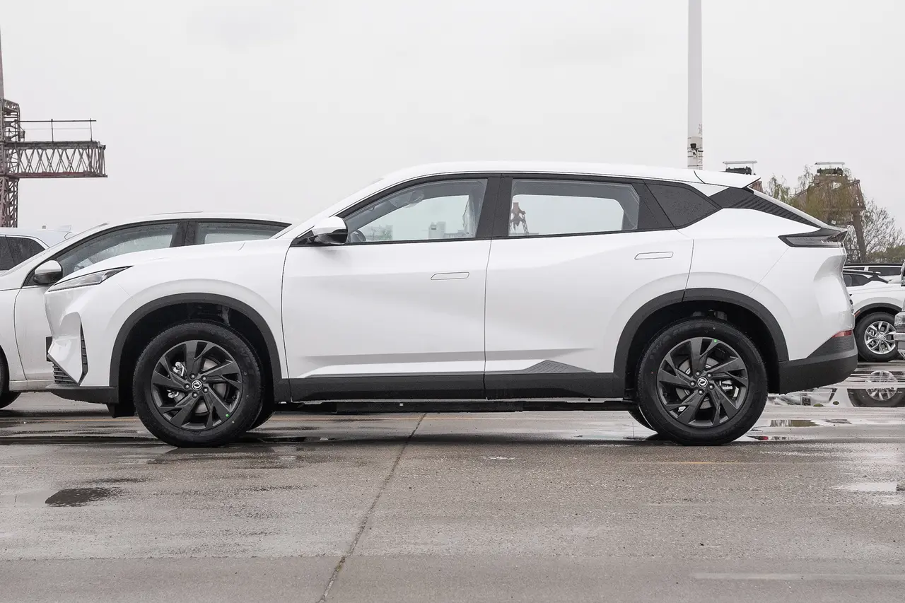 Dongfeng Aeolus Sky EV 2025