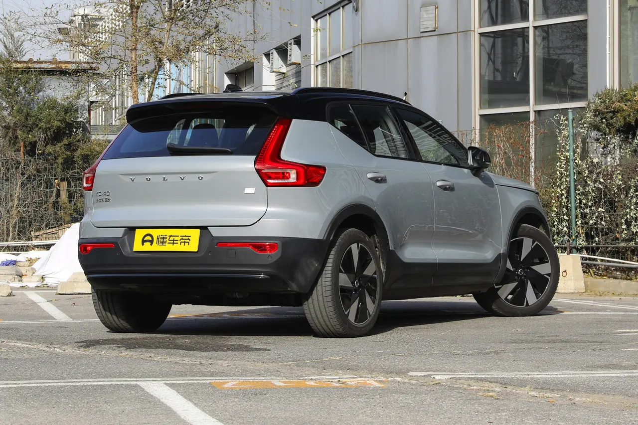 Volvo XC40 Recharge 2024