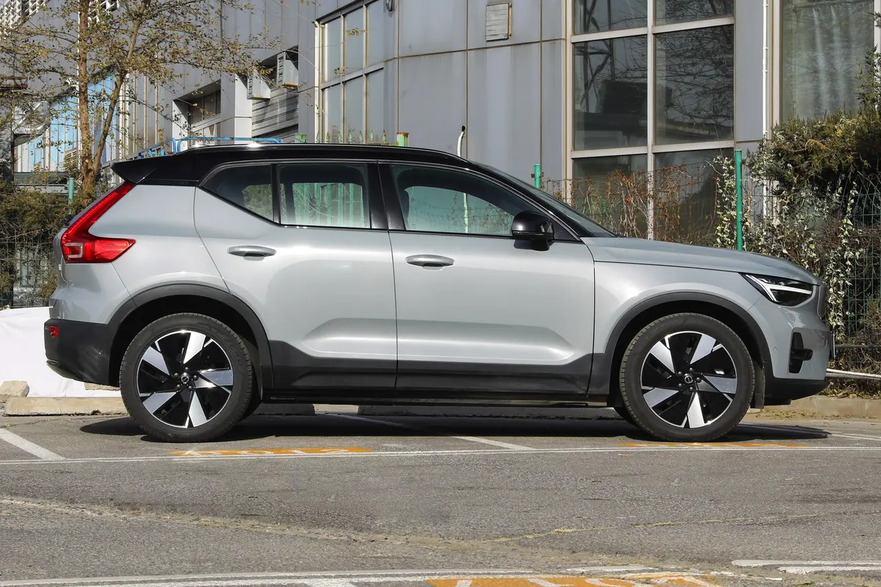 Volvo XC40 Recharge 2024