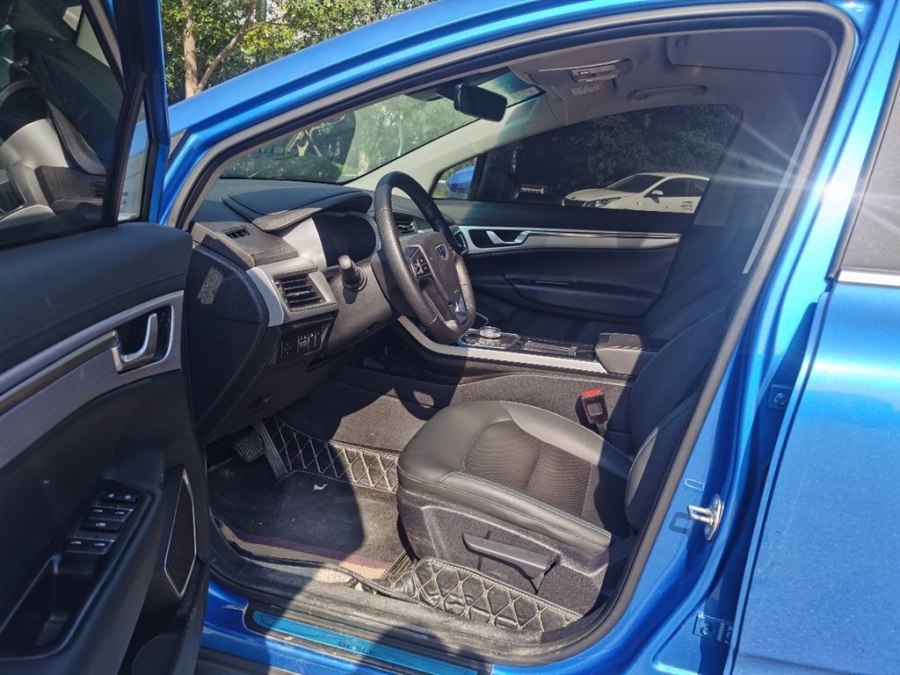 Geely Emgrand GSe 2020