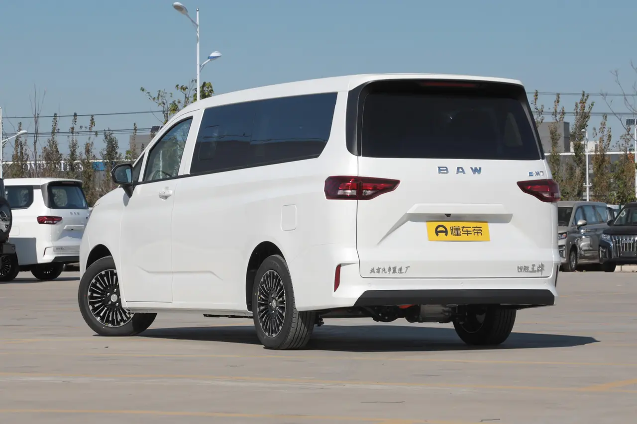 BAW M7 EV 2025