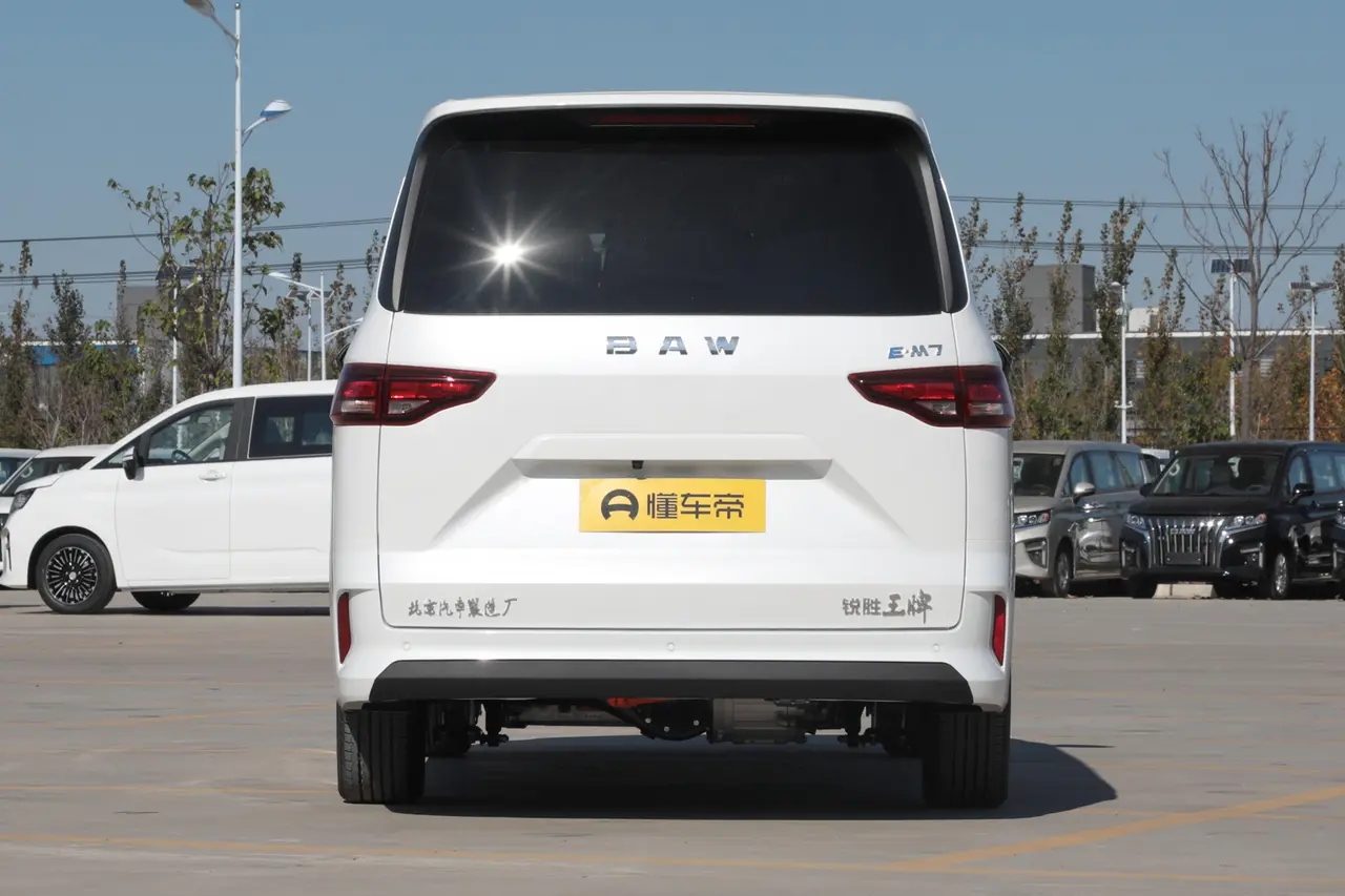 BAW M7 EV 2025