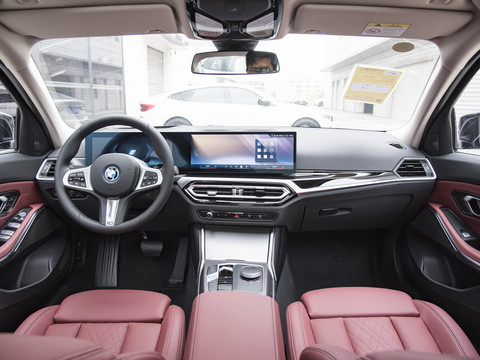 BMW i3 2024
