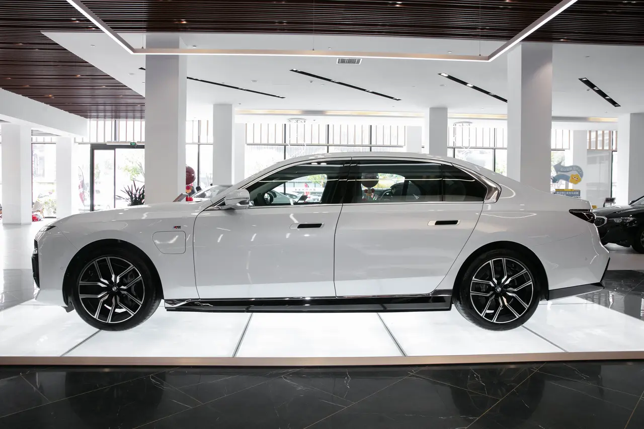 BMW I7 2023
