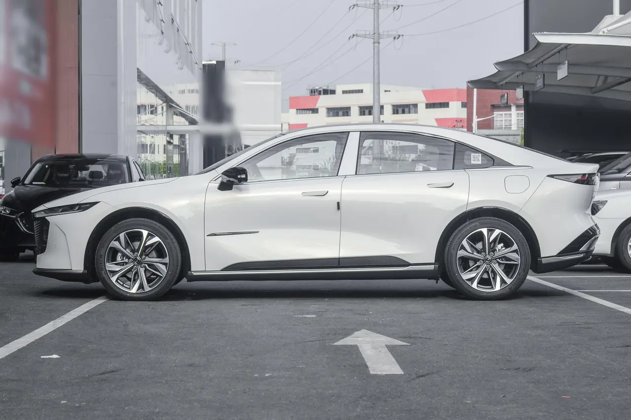 Mazda EZ-6 2024