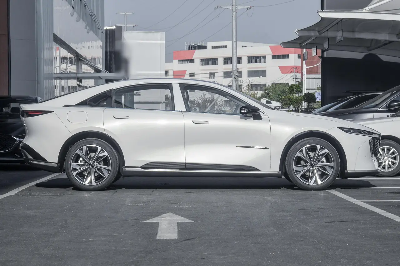 Mazda EZ-6 2024