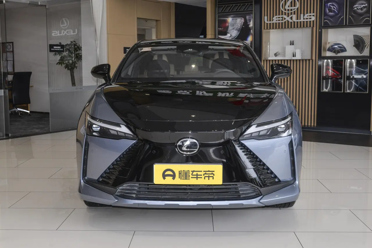 Lexus RZ 2023