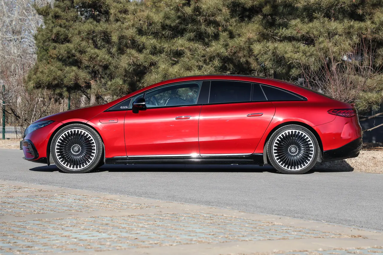 Mercedes EQS AMG 2023