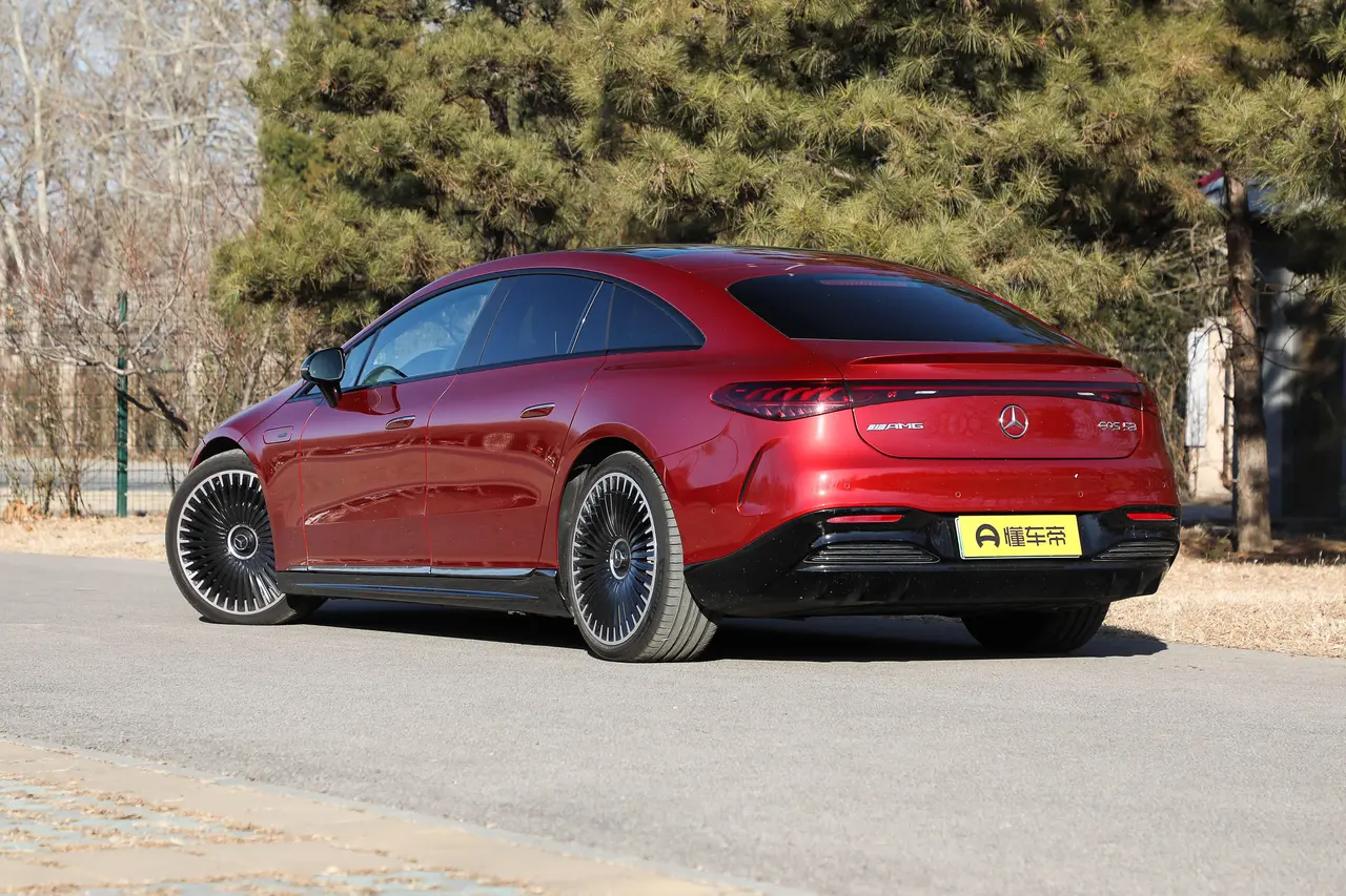 Mercedes EQS AMG 2023