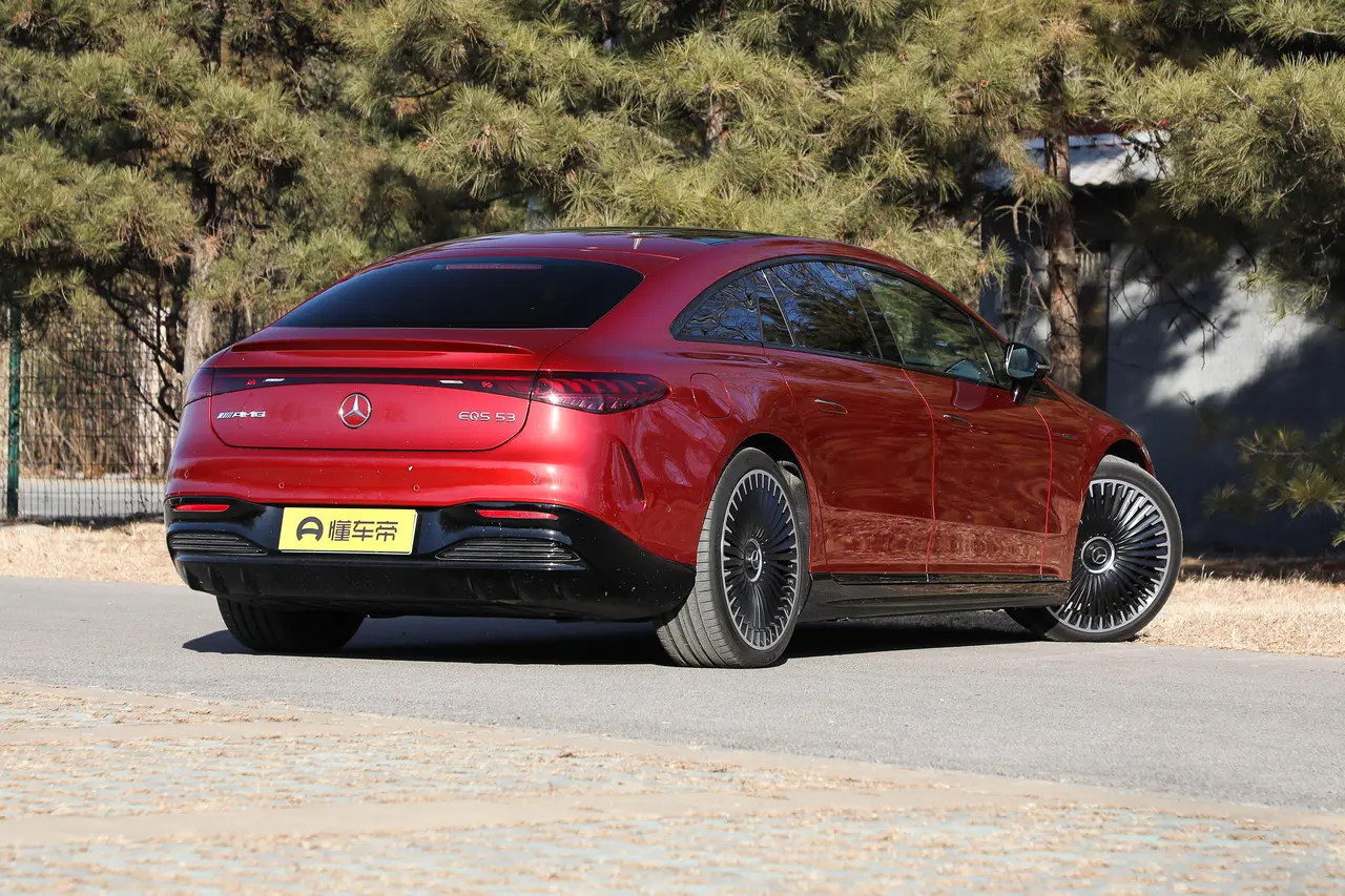 Mercedes EQS AMG 2023