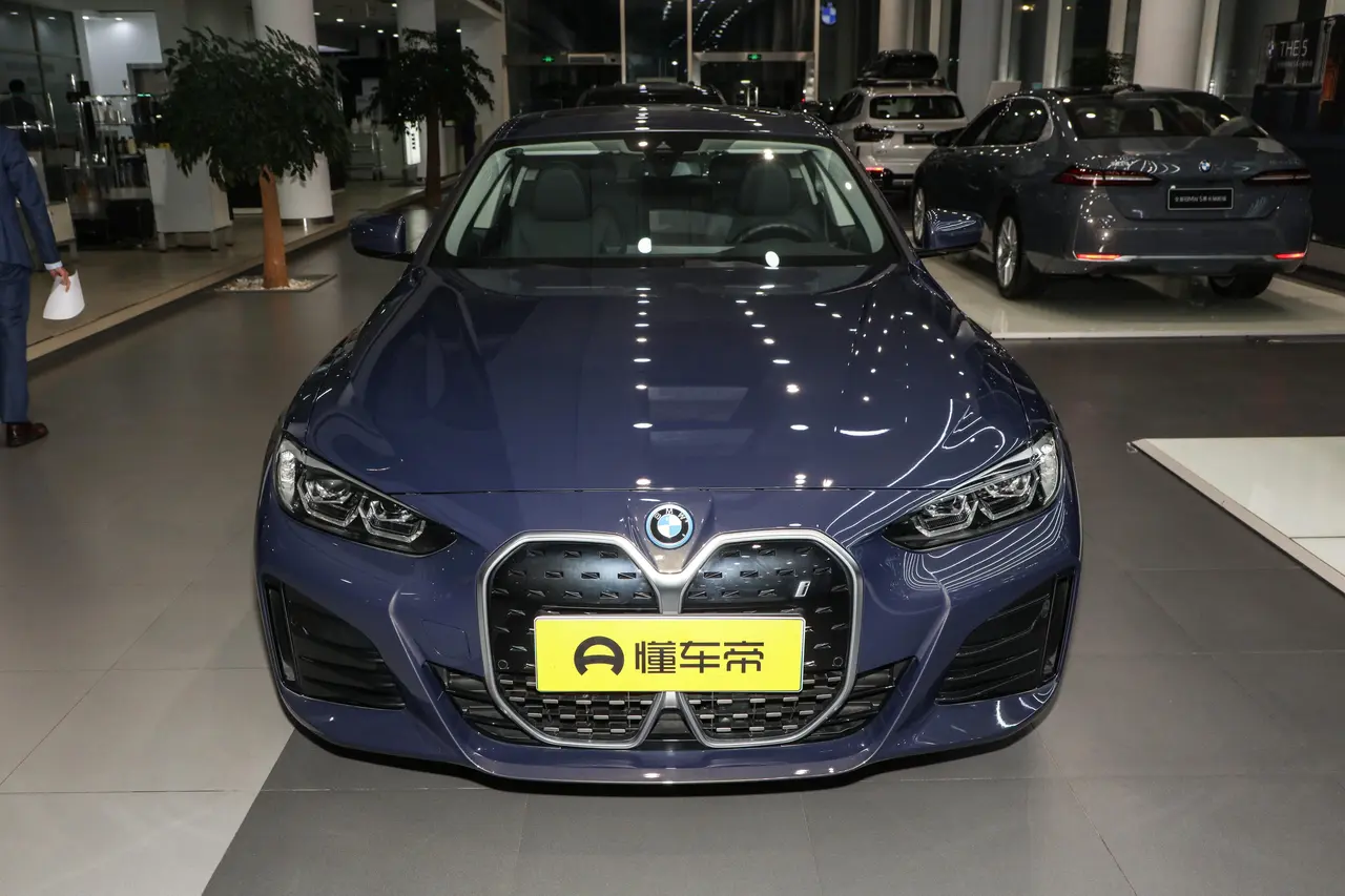 BMW i4 2023