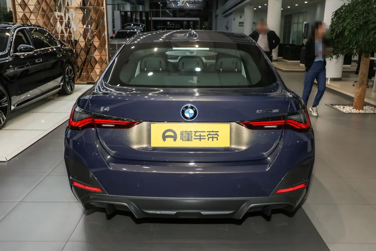 BMW i4 2023
