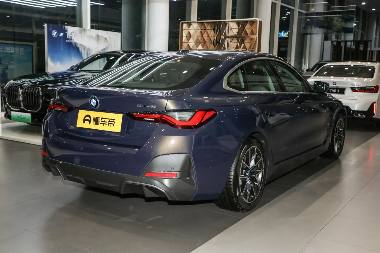 BMW i4 2023
