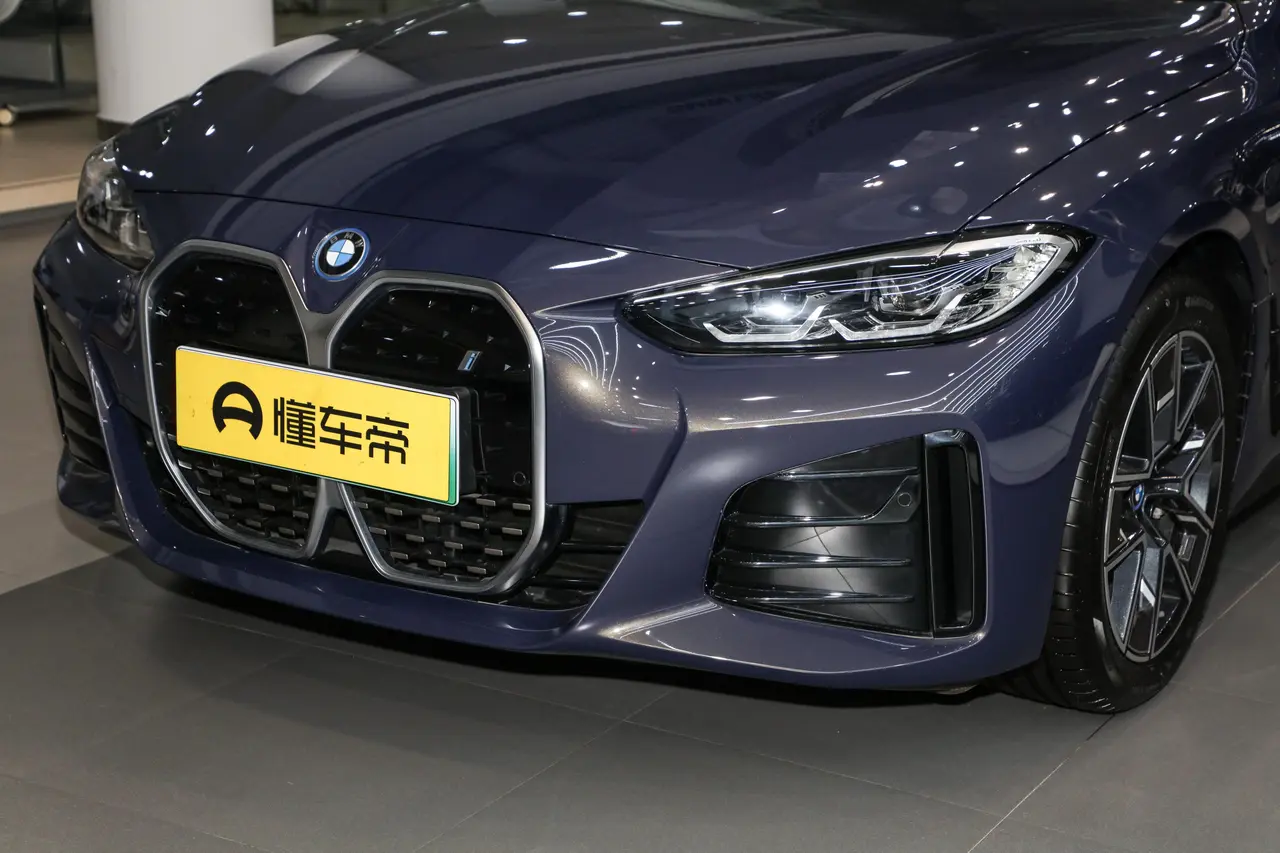 BMW i4 2023