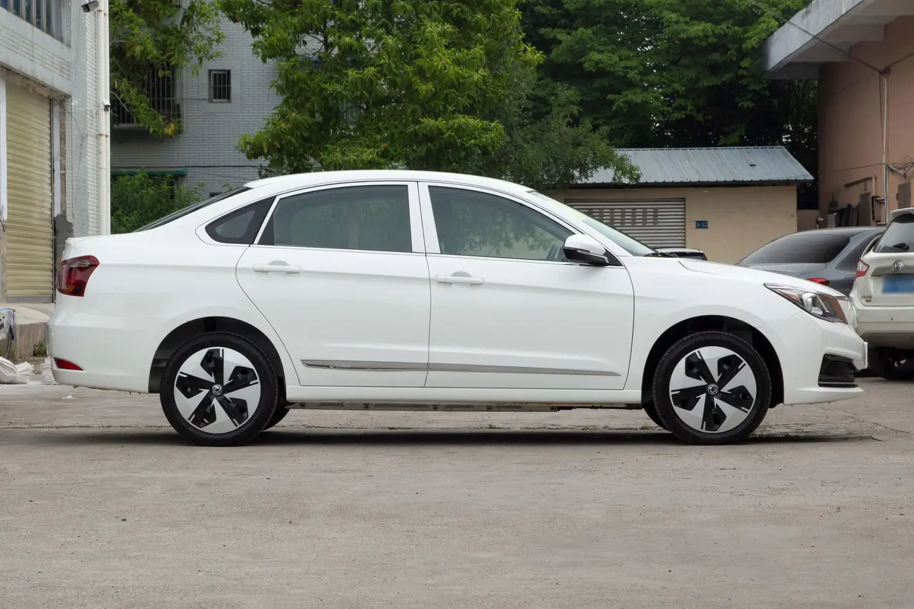 Dongfeng Aeolus E70 2023