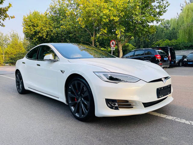 Tesla Model S 2020