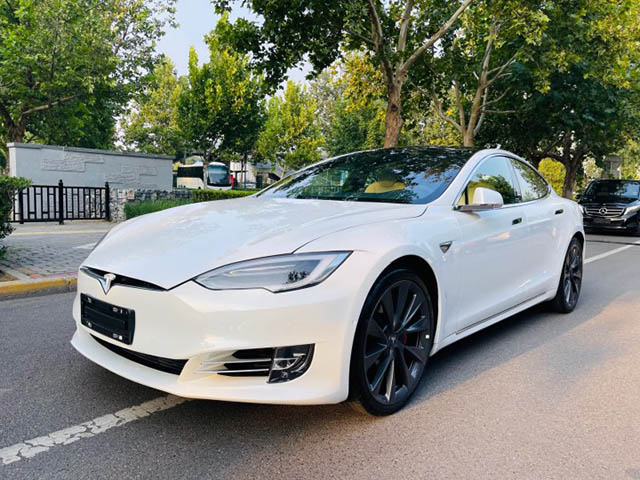 Tesla Model S 2020