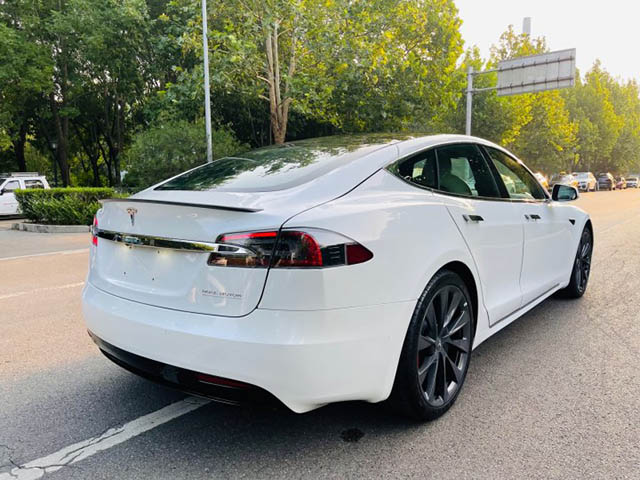 Tesla Model S 2020