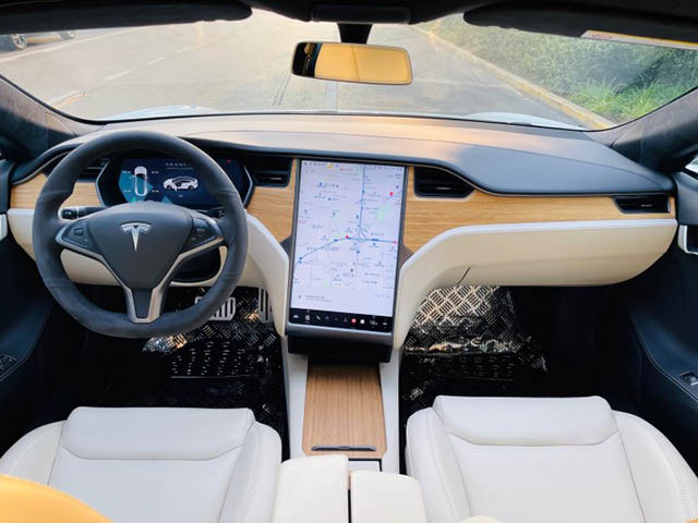 Tesla Model S 2020