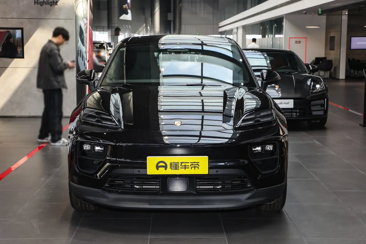 Porsche Macan EV 2024