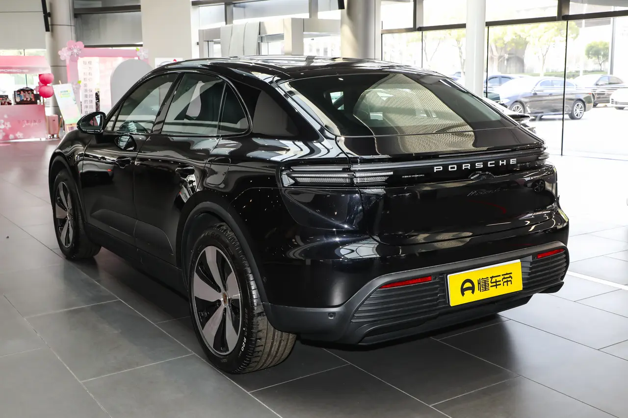 Porsche Macan EV 2024