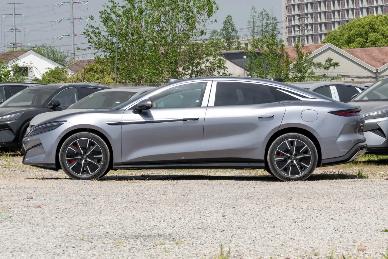 BYD Han L EV 2025