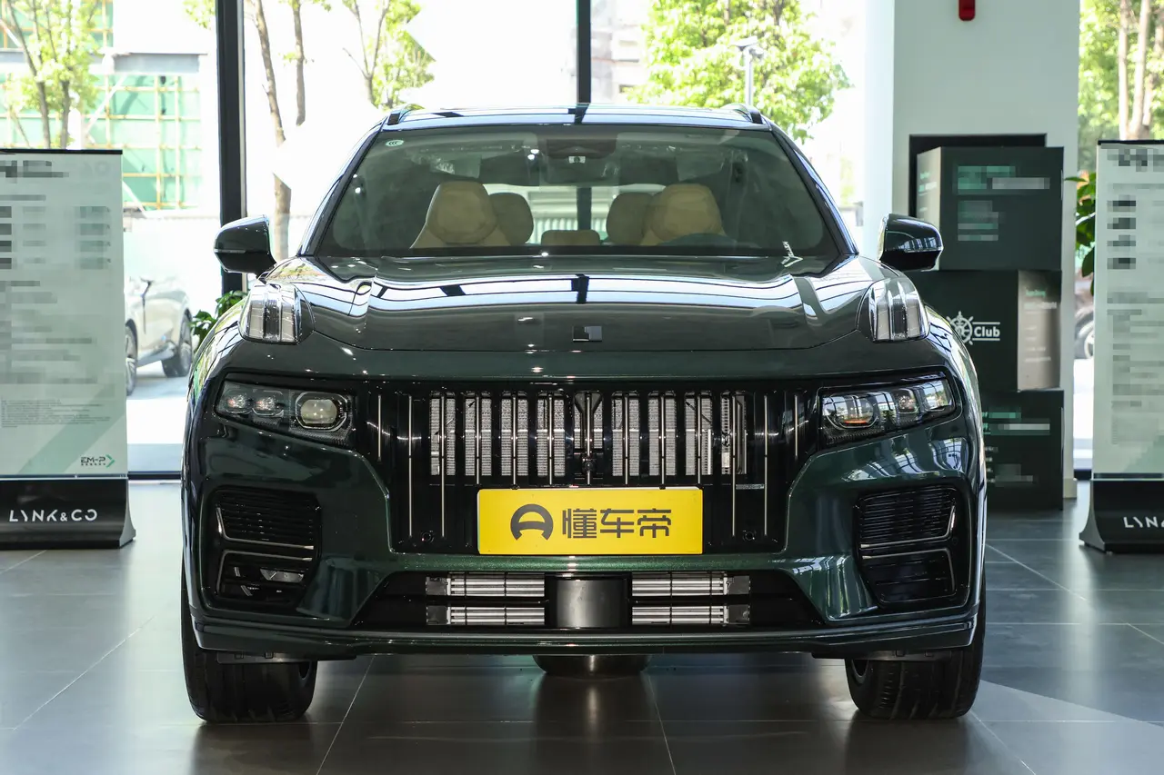 Lynk &amp; Co 09 EM-P 2024