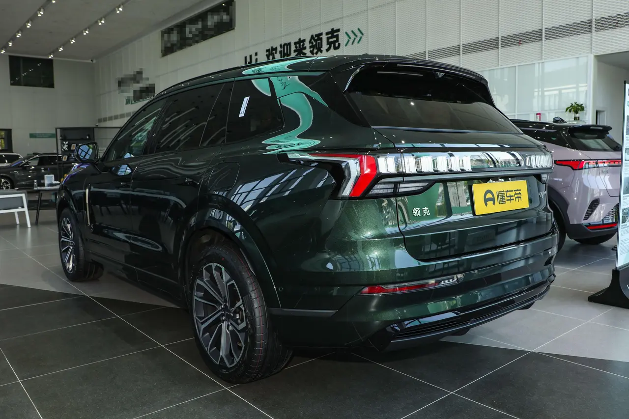 Lynk &amp; Co 09 EM-P 2024