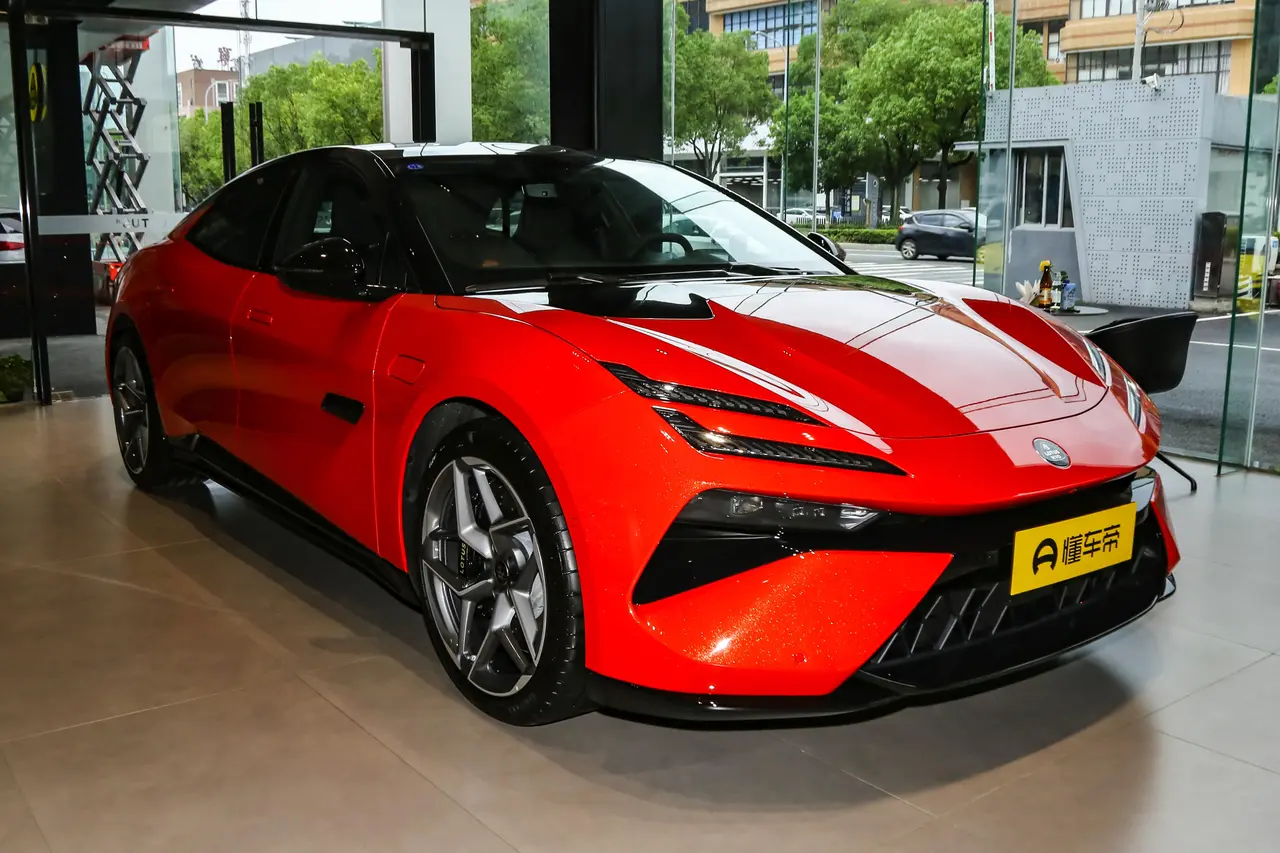 Lotus Emeya 2024